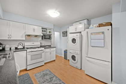 Kitchen Photo of 3949 Sefton Street, Port Coquitlam, BC