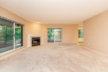 208 3690 Banff Court, North Vancouver, BC, North Vancouver — Apartment/Condo for sale