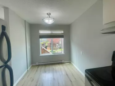 Kitchen Photo of 4 306 Highland Way, Port Moody, BC