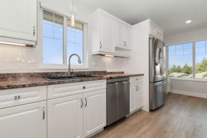 Breakfast Nook Photo of 62 5700 Jinkerson Road, Chilliwack, BC