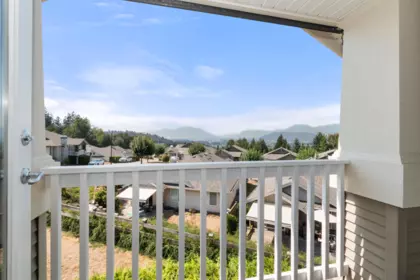 Kitchen Photo of 62 5700 Jinkerson Road, Chilliwack, BC
