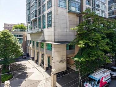 Swimming Pool Photo of 2008 438 Seymour Street, Vancouver, BC