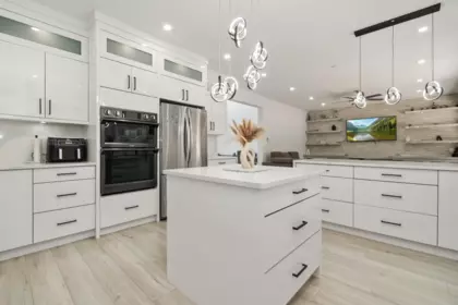 Kitchen Island Photo of 10103 Royalwood Boulevard, Rosedale, BC