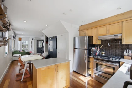 6 1642 E Georgia Street, Vancouver, BC, Vancouver — Townhouse for sale
