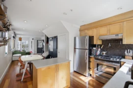 6 1642 E Georgia Street, Vancouver, BC