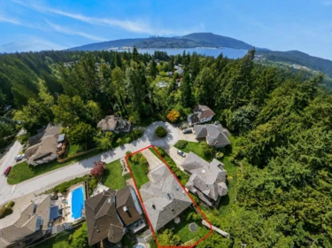 3 Chevalier Court, Port Moody, BC, Port Moody — Single Family Residence for sale