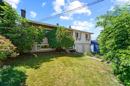 Fitness Center Photo Near 1594 Elinor Crescent, Port Coquitlam, BC