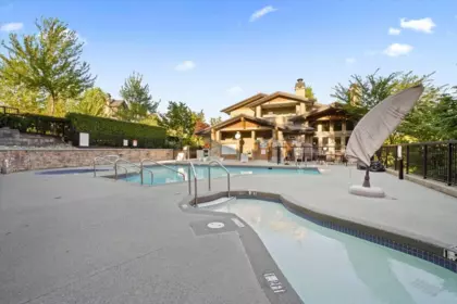 Backyard Photo of 312 3156 Dayanee Springs Boulevard, Coquitlam, BC