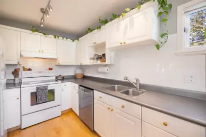 Kitchen Island Photo of 303 1528 Bowser Avenue, North Vancouver, BC
