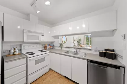 Breakfast Nook Photo of 409 8430 Jellicoe Street, Vancouver, BC