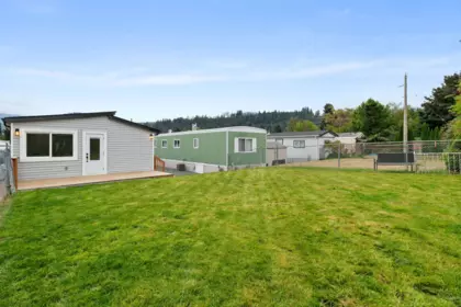 Front Yard Photo of 15 45640 Watson Road, Chilliwack, BC
