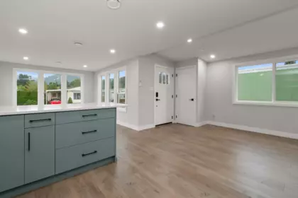 Walk-In Closet Photo of 15 45640 Watson Road, Chilliwack, BC