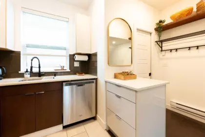 Breakfast Nook Photo of 2118 Eton Street, Vancouver, BC