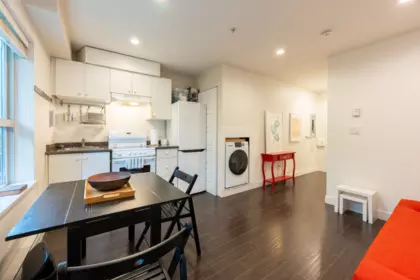 Hot Tub / Spa Photo of 2118 Eton Street, Vancouver, BC