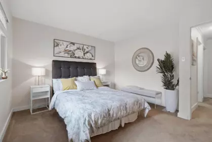 2329 Mountain Highway, North Vancouver, BC, North Vancouver — Townhouse for sale