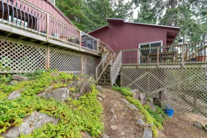 Outdoor Kitchen Photo of 250 Leighton Lane, Mayne Island, BC