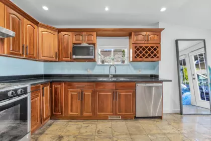 Kitchen Island Photo of 2317 Graveley Street, Vancouver, BC