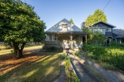 Primary Bedroom Photo of 505 N Penticton Street, Vancouver, BC