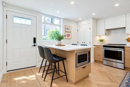 Kitchen Island Photo of 2372 Maple Street, Vancouver, BC