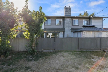 Hot Tub / Spa Photo of 13 46689 First Avenue, Chilliwack, BC