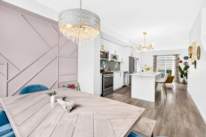 Basement Recreation Room Photo of 4 16357 15 Avenue, Surrey, BC