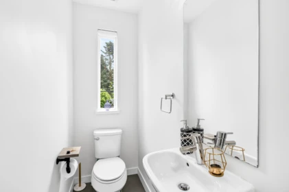Laundry Room Photo of 4 16357 15 Avenue, Surrey, BC