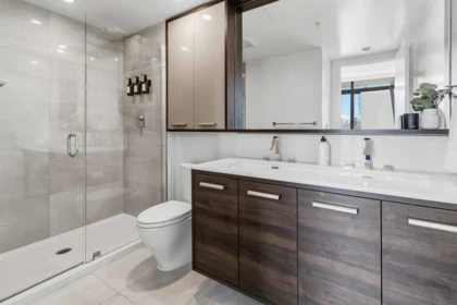 Primary Bathroom Photo of 703 2378 Alpha Avenue, Burnaby, BC