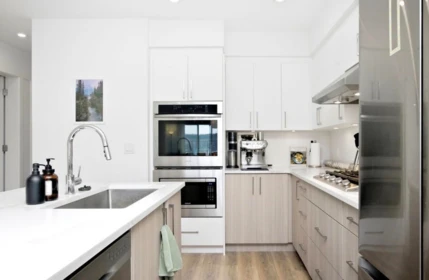 Breakfast Nook Photo of 102 524 S Fletcher Road, Gibsons, BC