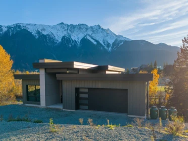 7653 Seven O'clock Drive, Pemberton, BC, Pemberton — Single Family Residence for sale