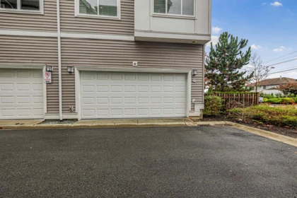Front Yard Photo of 20 8033 166b Street, Surrey, BC