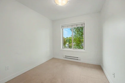 Basement Recreation Room Photo of 8 1708 King George Boulevard, Surrey, BC