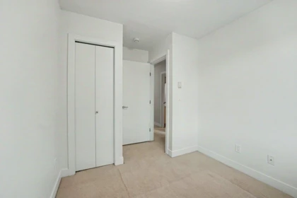 Entry Foyer Photo of 8 1708 King George Boulevard, Surrey, BC