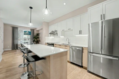 Kitchen Photo of 8 1708 King George Boulevard, Surrey, BC