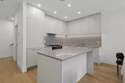 1014 E 16th Avenue, Vancouver, BC, Vancouver — Half Duplex for sale