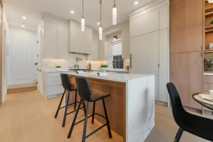 2 2256 E Pender Street, Vancouver, BC, Vancouver — Half Duplex for sale