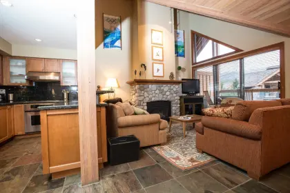4807C Casabella Crescent, Whistler, BC, Whistler — Townhouse for sale