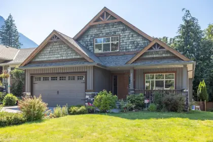 22091 Lake Country Drive, Hope, BC, Hope — Single Family Residence for sale