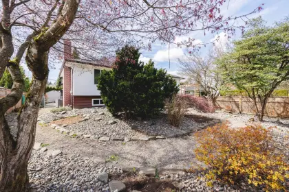 11703 216 Street, Maple Ridge, BC, Maple ridge — Single Family Residence for sale