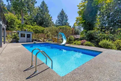4702 Willow Place, West Vancouver, BC, West vancouver — Single Family Residence for sale