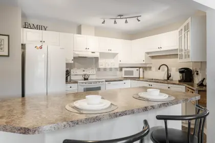 202 5419 201a Street, Langley, BC, Langley — Apartment/Condo for sale