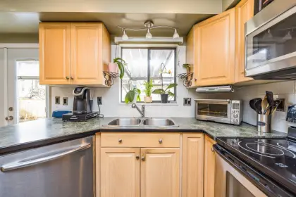 27155 34a Avenue, Langley, BC, Langley — Single Family Residence for sale