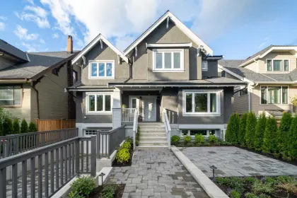 2525 W 8th Avenue, Vancouver, BC, Vancouver — Townhouse for sale
