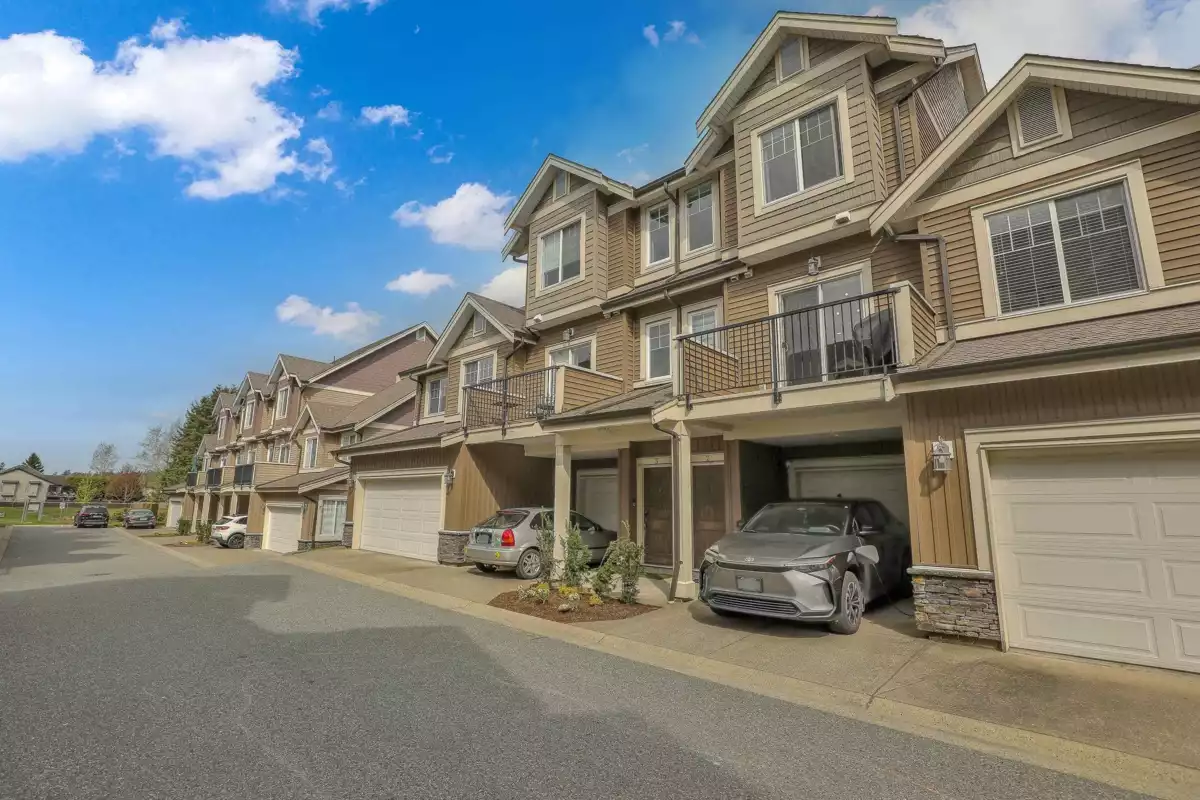 Dining Area Photo of 2 32792 Lightbody Court, Mission, BC