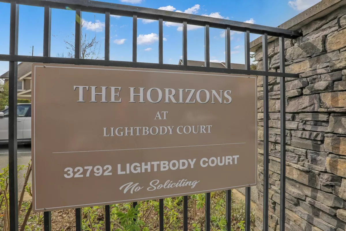 Living Room Photo of 2 32792 Lightbody Court, Mission, BC