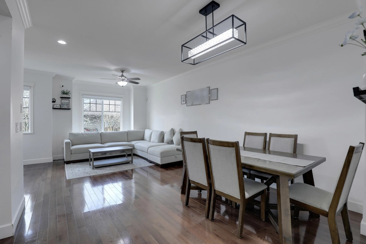 Primary Bathroom Photo of 2 32792 Lightbody Court, Mission, BC