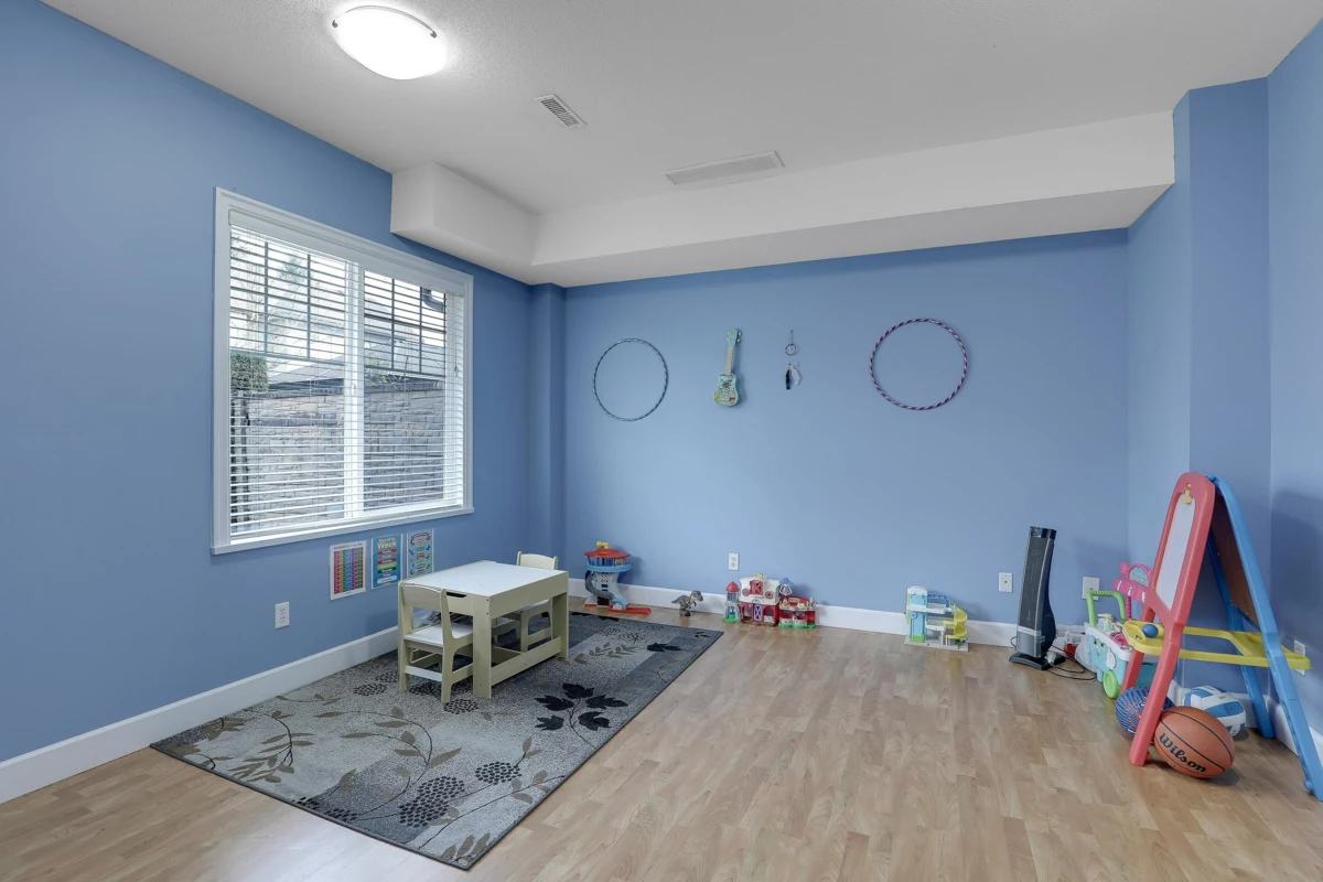 Swimming Pool Photo of 2 32792 Lightbody Court, Mission, BC