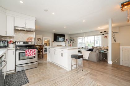 Breakfast Nook Photo of 11278 206 Street, Maple Ridge, BC