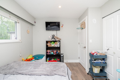 Guest Bathroom Photo of 11278 206 Street, Maple Ridge, BC