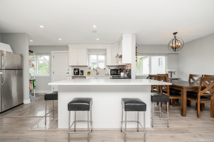 Kitchen Island Photo of 11278 206 Street, Maple Ridge, BC