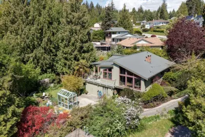 6507 Jasper Road, Sechelt, BC, Sechelt — Single Family Residence for sale